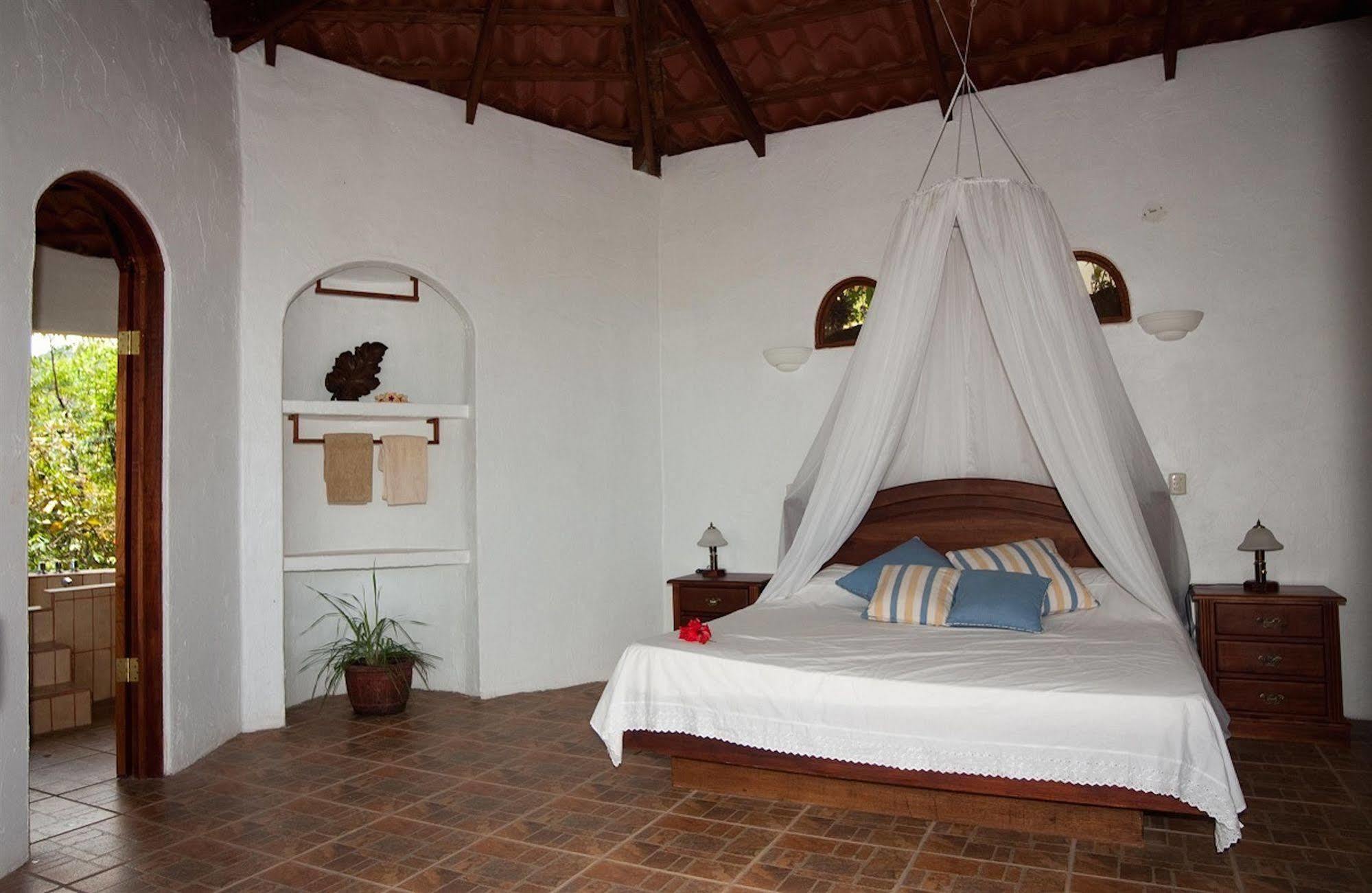 Lagunavista Villas Carate Luaran gambar